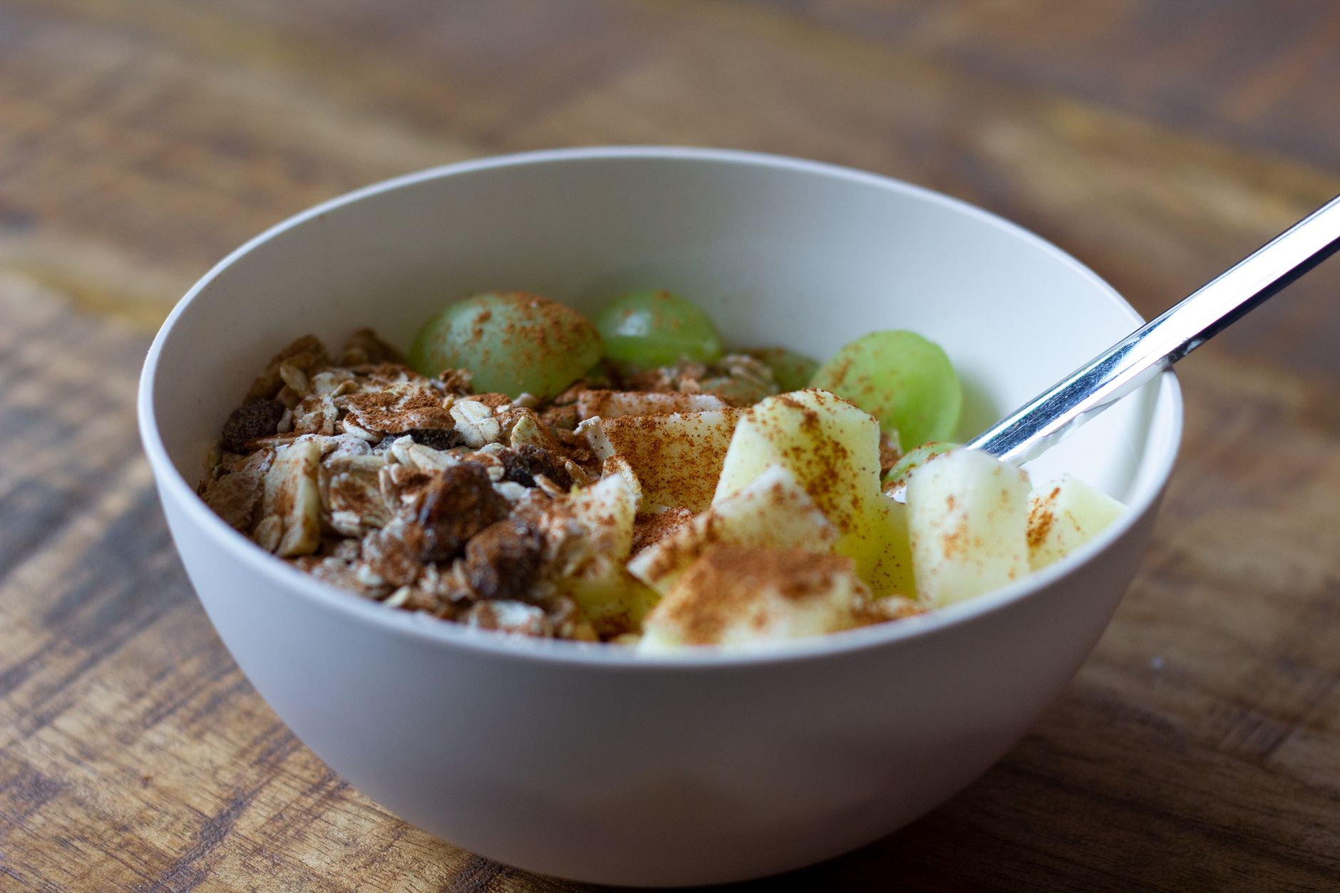 Apple Cinnamon Quinoa Breakfast Bowl