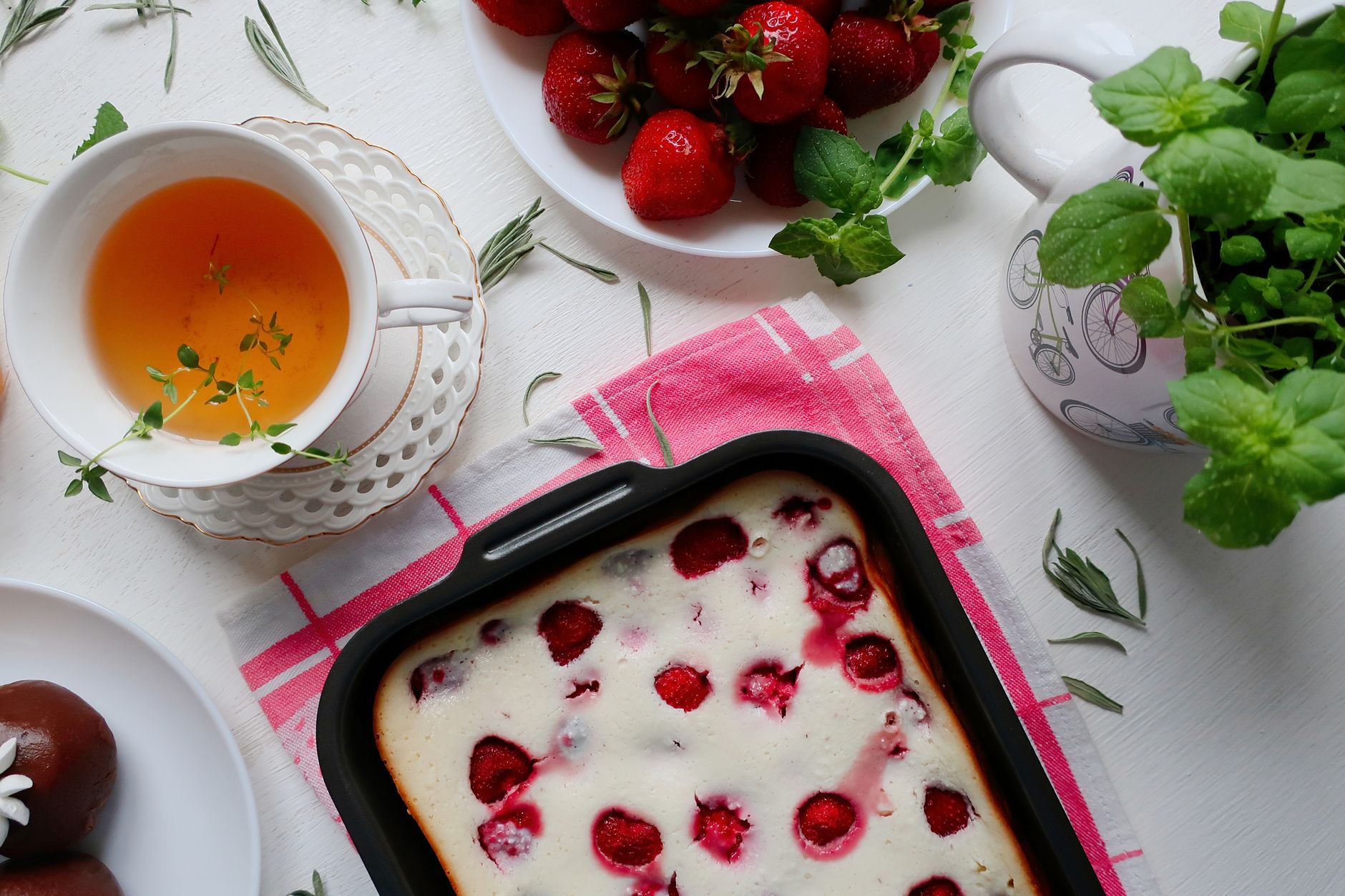 Strawberry Cheesecake Protein Dip