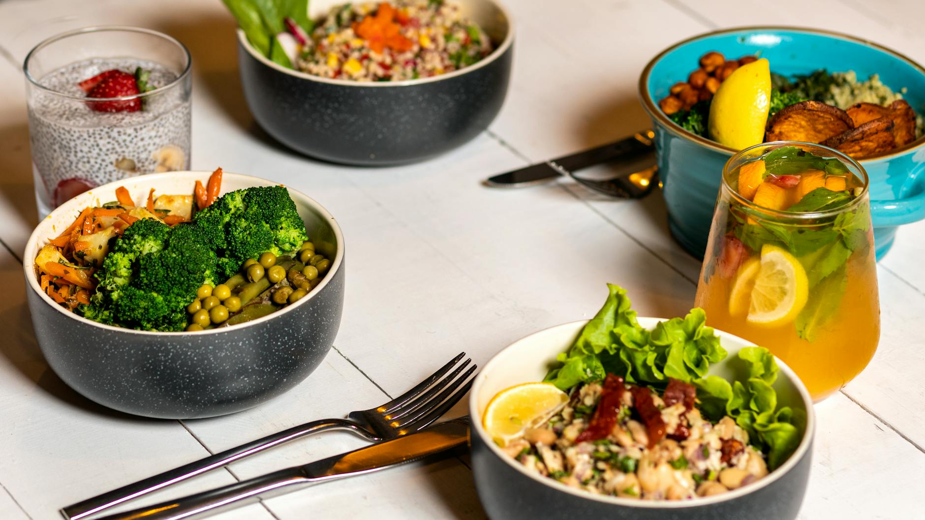 One-Pan Lemon Chicken Quinoa Bowl